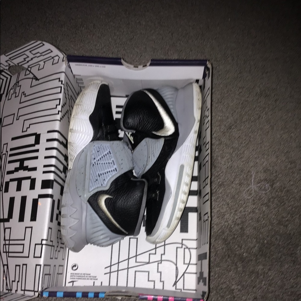 Kyrie6 black wolf grey